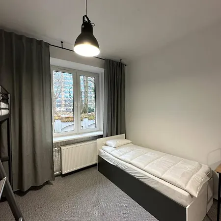 Student House Domaniewska Apartman *