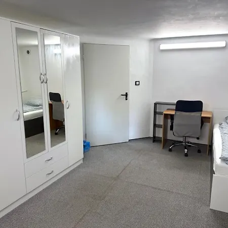 Student House Domaniewska *