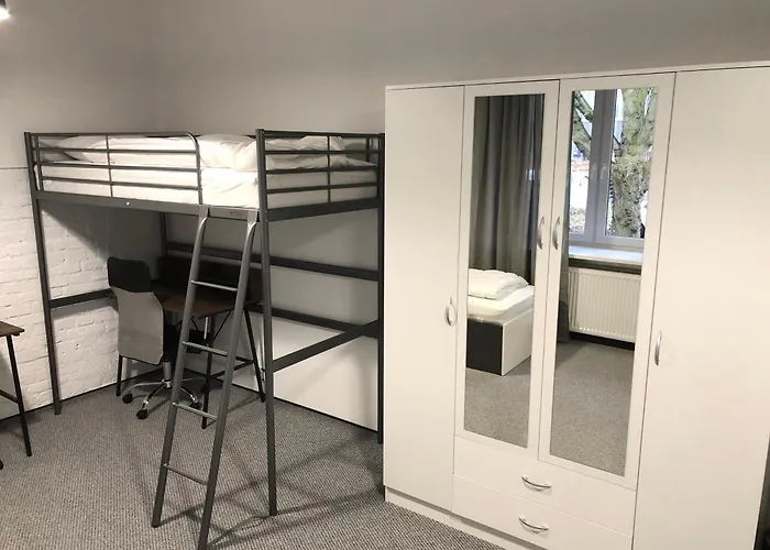 Student House Domaniewska Апартаменты