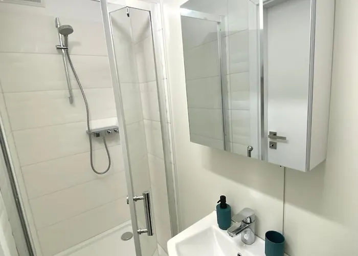 Student House Domaniewska Апартаменты