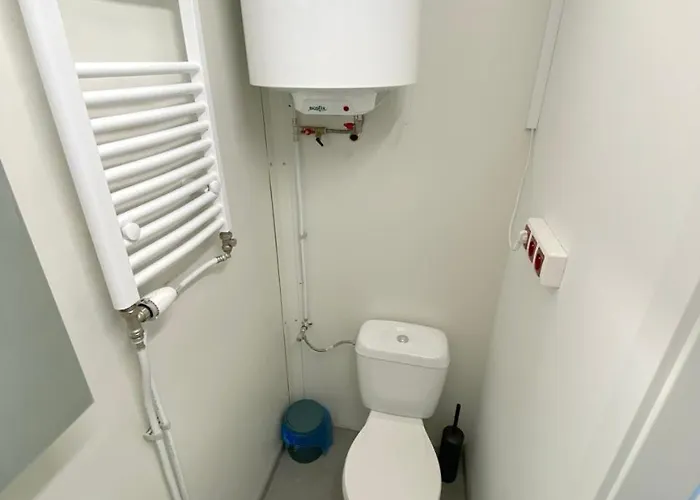 Student House Domaniewska Апартаменты