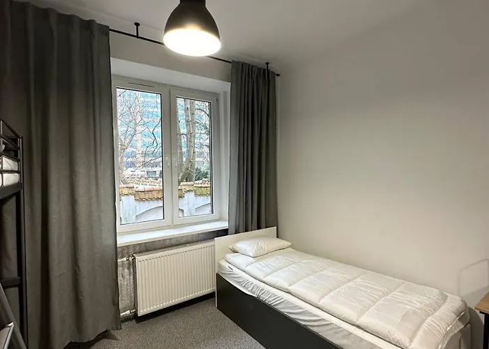 Student House Domaniewska Апартаменты *