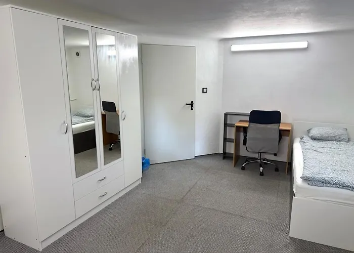 Student House Domaniewska *