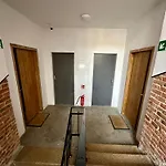 Student House Domaniewska Апартаменты *