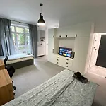 Student House Domaniewska *